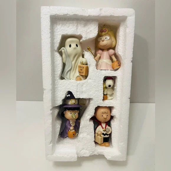 Lenox Peanuts Gang Tricks and Treats Set of 5 Halloween Fine China Figures VTG
